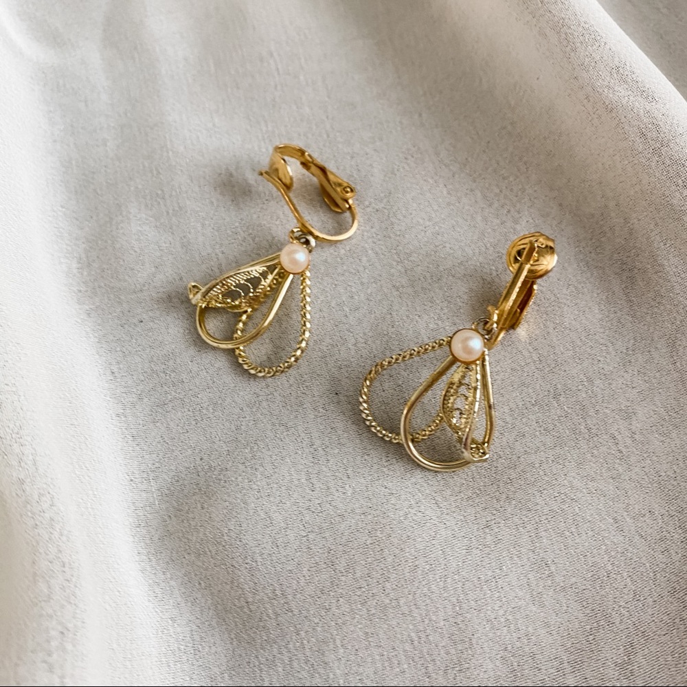 Vintage Gold Pearl Drop Earrings